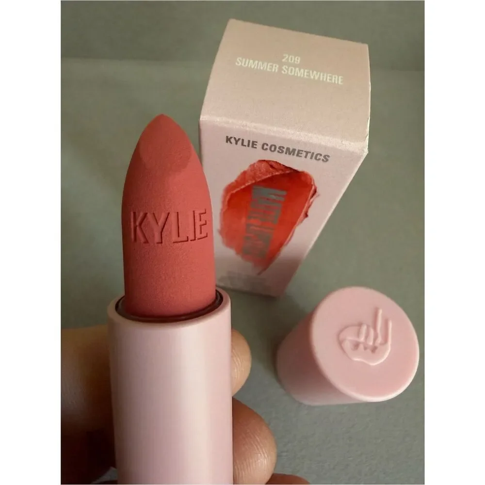 KYLIE COSMETICS MATTE LIPSTICK 209 SUMMER SOMEWHERE PINK CORAL